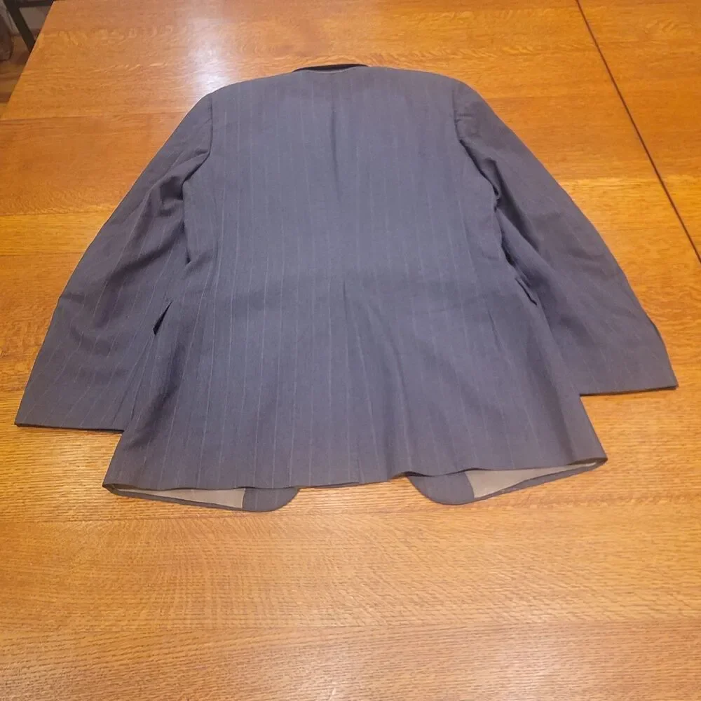 Vintage Givenchy Gentleman Chequers 38R Charcoal Pinstripe Blazer ACTWU USA Made